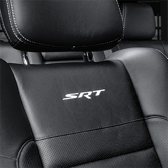 Логотип SRT на сиденьях